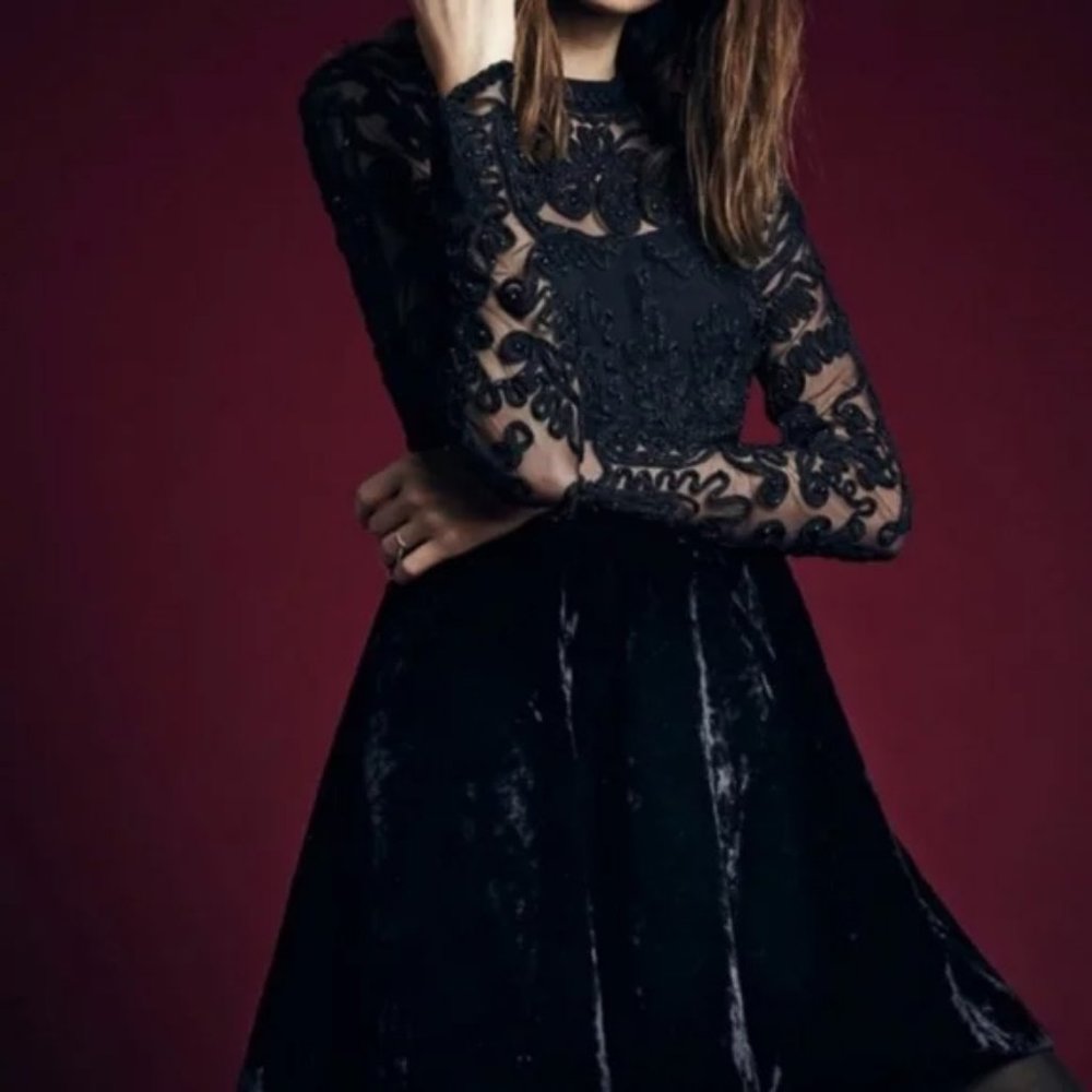 Free People Black Lace Ginger Meadows Velvet Dress in Black size 12 NWOT